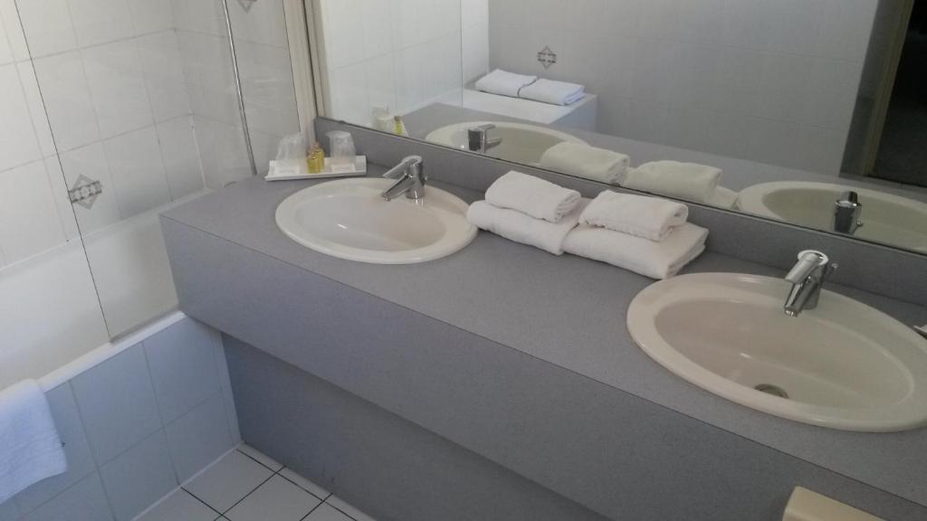 Inter-Hotel La Closerie Beaune Beaune  Zimmer foto
