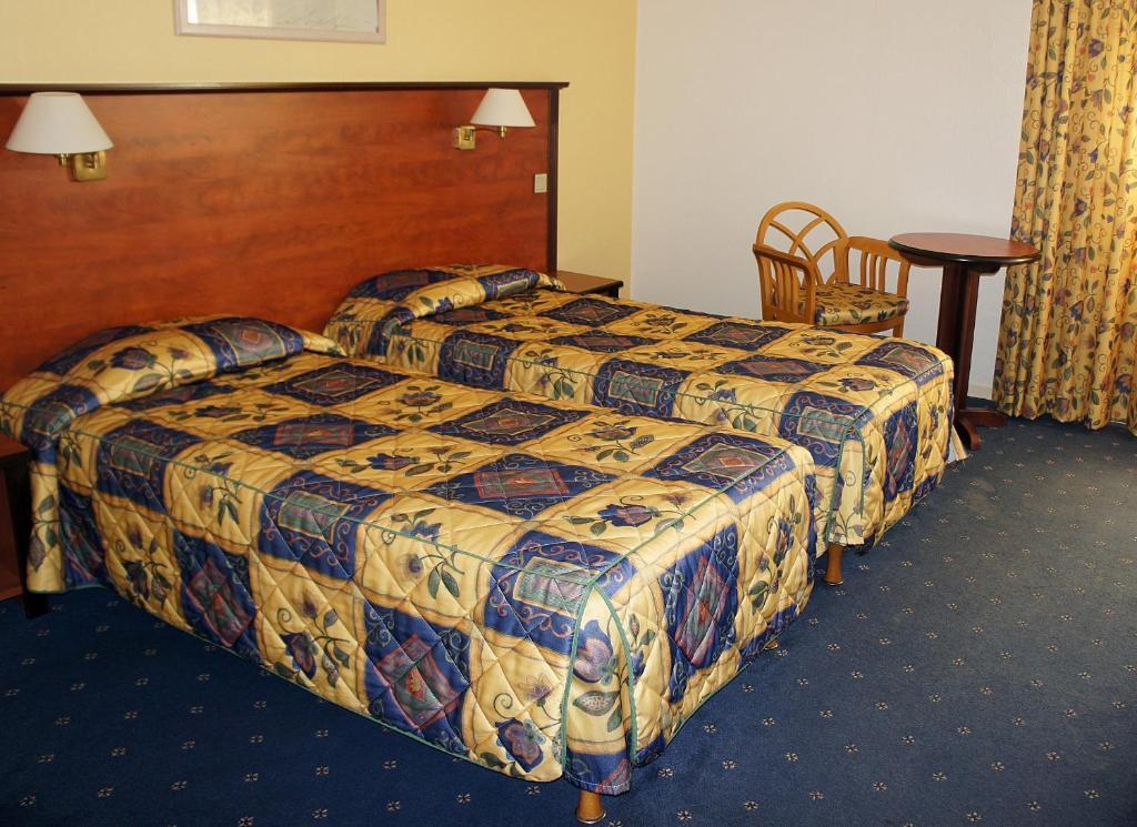Inter-Hotel La Closerie Beaune Beaune  Zimmer foto